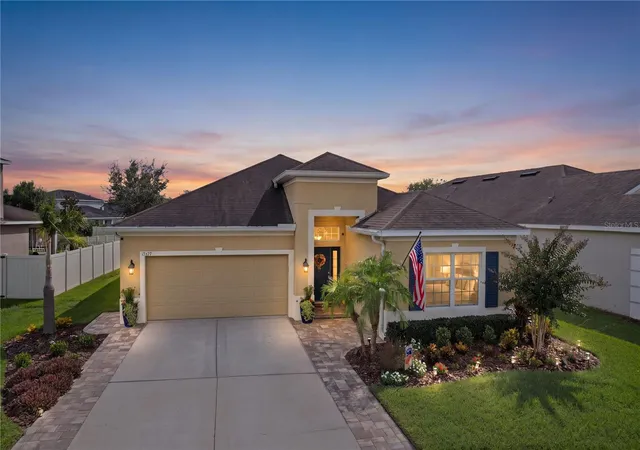Photo 1 of Single family home for sale at 17527 Bright Wheat Dr, Lithia, FL 33547 | MLS# TB8543613 | Listing updated on 2026-09-29