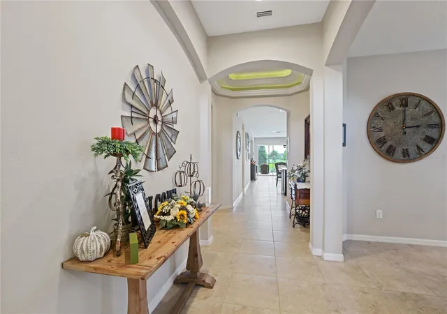 Photo 4 of Single family home for sale at 17527 Bright Wheat Dr, Lithia, FL 33547 | MLS# TB8543613 | Listing updated on 2026-09-29