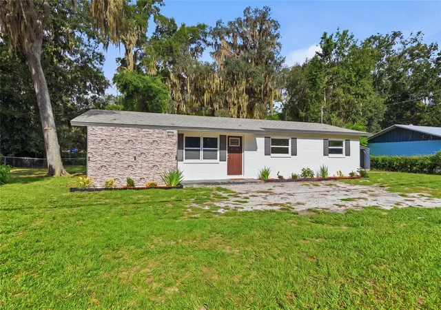 Photo 2 of Single family home for sale at 2120 Se 51st St, Gainesville, FL 32641 | MLS# GC543109 | Listing updated on 2026-10-07