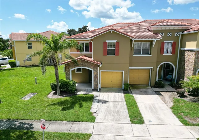Photo 3 of Townhouse for sale at 3064 Seaview Castle Dr, Kissimmee, FL 34746 | MLS# O6437672 | Listing updated on 2026-09-15