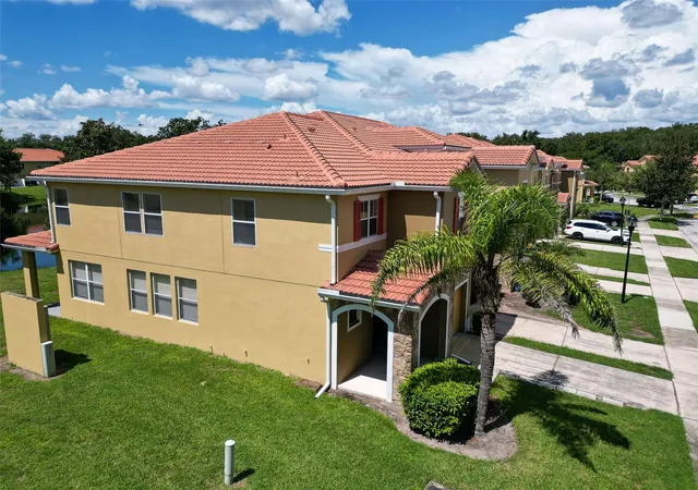 Photo 3 of Townhouse for sale at 3064 Seaview Castle Dr, Kissimmee, FL 34746 | MLS# O6437672 | Listing updated on 2026-09-15