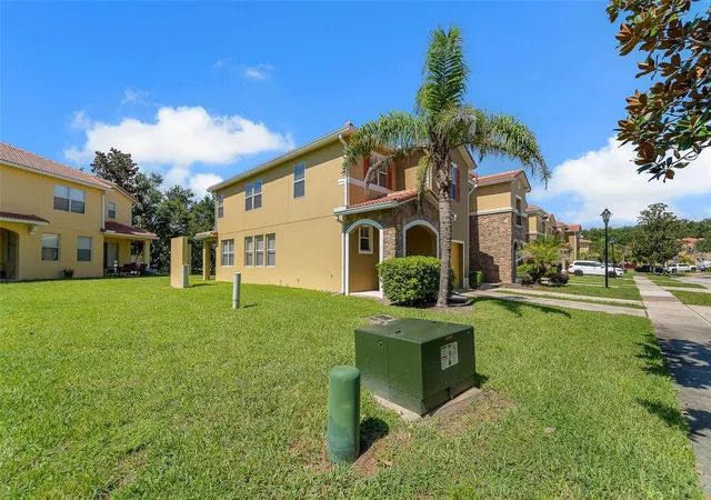 Photo 4 of Townhouse for sale at 3064 Seaview Castle Dr, Kissimmee, FL 34746 | MLS# O6437672 | Listing updated on 2026-09-15