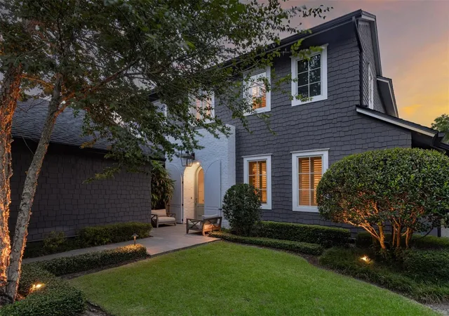 Photo 2 of Single family home for sale at 160 W Rockwood Way, Winter Park, FL 32789 | MLS# O6437722 | Listing updated on 2026-09-11