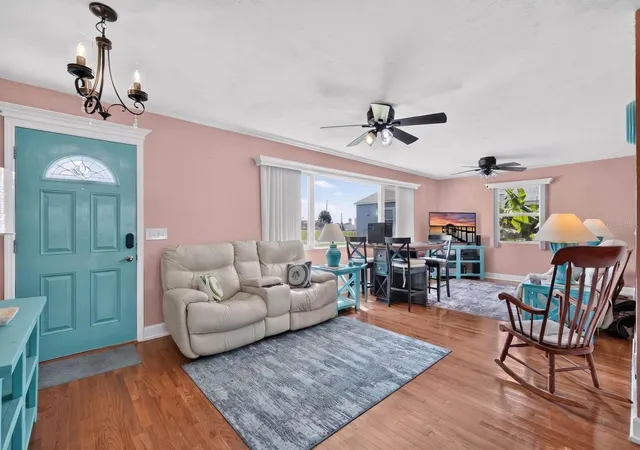 Photo 3 of Single family home for sale at 1910 Marilyn St, Daytona Beach, FL 32118 | MLS# V4951011 | Listing updated on 2026-10-03