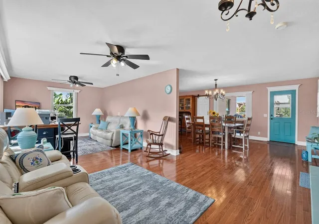 Photo 4 of Single family home for sale at 1910 Marilyn St, Daytona Beach, FL 32118 | MLS# V4951011 | Listing updated on 2026-10-03