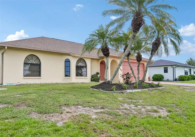 Photo 3 of Single family home for sale at 11008 Waterford Ave, Englewood, FL 34224 | MLS# D6148619 | Listing updated on 2026-09-12