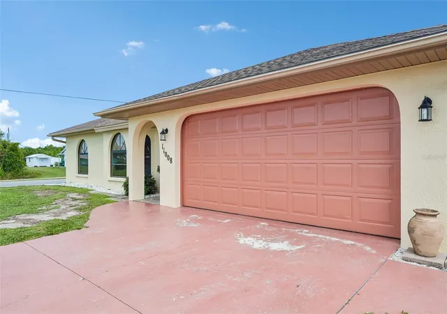 Photo 3 of Single family home for sale at 11008 Waterford Ave, Englewood, FL 34224 | MLS# D6148619 | Listing updated on 2026-09-12