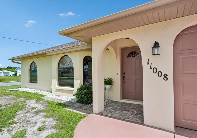 Photo 4 of Single family home for sale at 11008 Waterford Ave, Englewood, FL 34224 | MLS# D6148619 | Listing updated on 2026-09-12