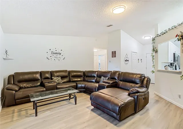 Photo 3 of Single family home for sale at 406 Jay Ct, Kissimmee, FL 34759 | MLS# S5156630 | Listing updated on 2026-09-15