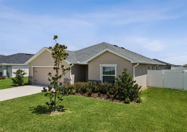 Photo 3 of Single family home for sale at 2037 Summerlake Dr, Auburndale, FL 33823 | MLS# G5117195 | Listing updated on 2026-09-12