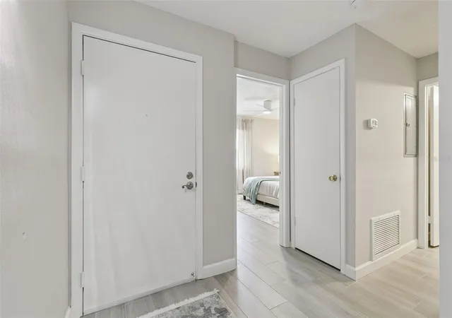 Photo 3 of Condo for sale at 16 Escondido Cir #221, Altamonte Springs, FL 32701 | MLS# O6437803 | Listing updated on 2026-10-03