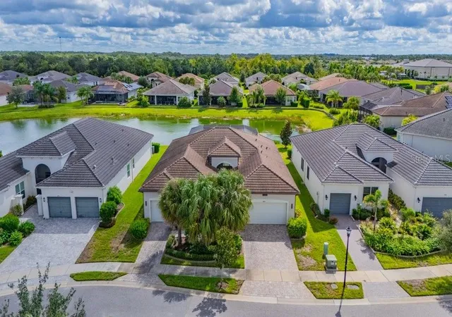 Photo 1 of Single family home for sale at 4906 Pamplona Ct, Wimauma, FL 33598 | MLS# TB8544001 | Listing updated on 2026-09-09