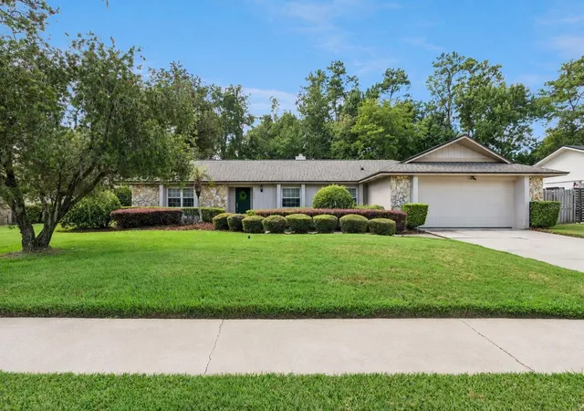 Photo 4 of Single family home for sale at 734 RIVERBEND BOULEVARD, Longwood, FL 32779 | MLS# O6437826 | Listing updated on 2026-09-28