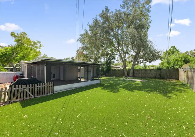 Photo 3 of Single family home for sale at 523 Nansemond Ave, Lakeland, FL 33801 | MLS# L4964698 | Listing updated on 2026-09-10
