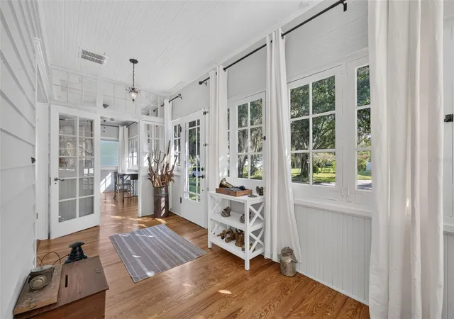 Photo 4 of Single family home for sale at 443 Broadview Ave, Winter Park, FL 32789 | MLS# O6437839 | Listing updated on 2026-10-11