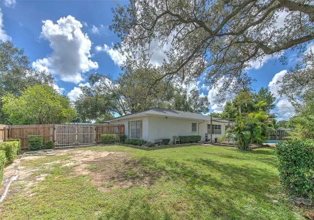 Photo 3 of Single family home for sale at 1802 Cherry Ridge Ln, Brandon, FL 33511 | MLS# TB8544027 | Listing updated on 2026-09-11