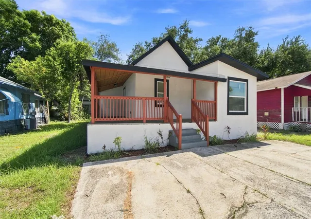 Photo 2 of Single family home for sale at 1129 Carlton St, Clearwater, FL 33755 | MLS# TB8544037 | Listing updated on 2026-09-14