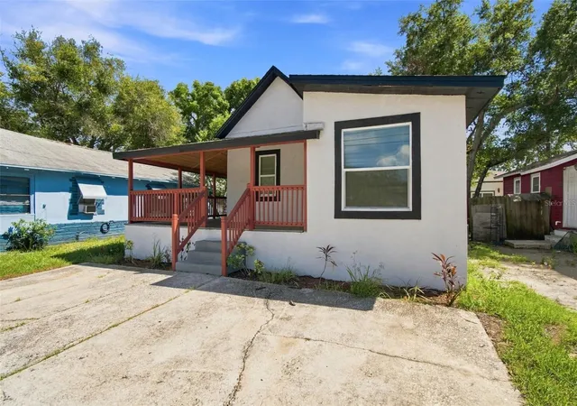 Photo 3 of Single family home for sale at 1129 Carlton St, Clearwater, FL 33755 | MLS# TB8544037 | Listing updated on 2026-09-14