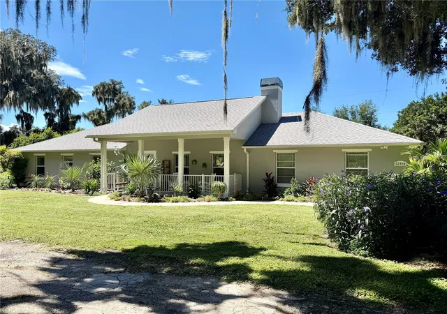 Photo 3 of Single family home for sale at 12854 Ne 118th Terrace, Ocklawaha, FL 32179 | MLS# OM731403 | Listing updated on 2026-09-12