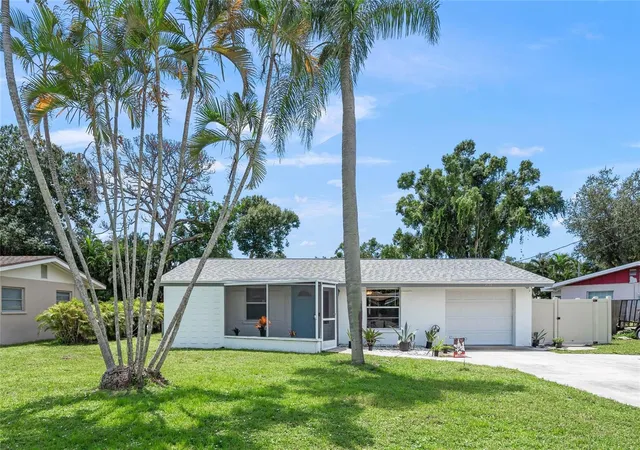 Photo 1 of Single family home for sale at 4018 Dyer Ln, Sarasota, FL 34232 | MLS# N6145561 | Listing updated on 2026-09-14