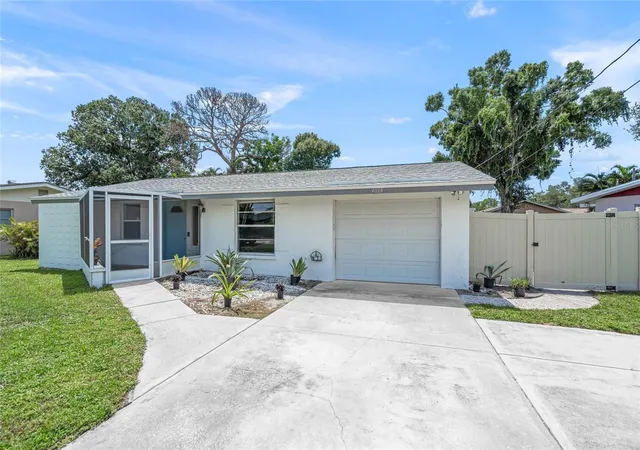 Photo 2 of Single family home for sale at 4018 Dyer Ln, Sarasota, FL 34232 | MLS# N6145561 | Listing updated on 2026-09-14