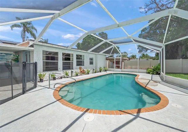 Photo 3 of Single family home for sale at 4018 Dyer Ln, Sarasota, FL 34232 | MLS# N6145561 | Listing updated on 2026-09-14