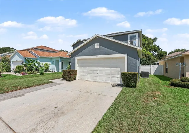 Photo 3 of Single family home for sale at 8910 Bridgeford Oaks Dr, Temple Terrace, FL 33637 | MLS# TB8544143 | Listing updated on 2026-09-29