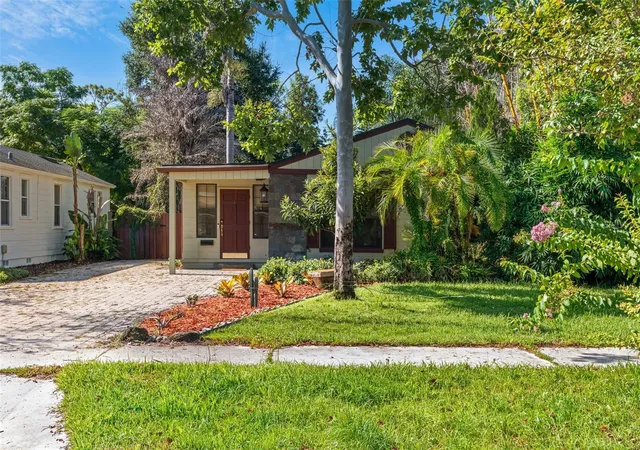 Photo 1 of Single family home for sale at 1710 Oregon St, Orlando, FL 32803 | MLS# O6437938 | Listing updated on 2026-10-08