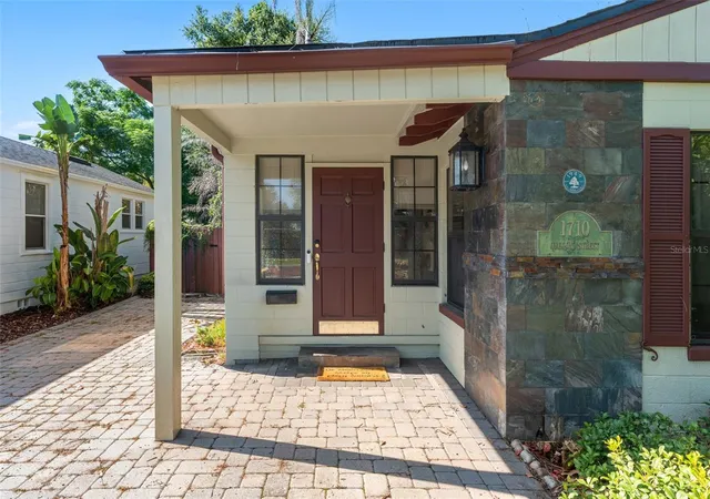Photo 3 of Single family home for sale at 1710 Oregon St, Orlando, FL 32803 | MLS# O6437938 | Listing updated on 2026-10-08