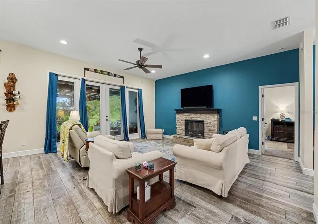 Photo 2 of Sale Pending at 5231 Joe King Rd, Plant City, FL 33567 | MLS# TB8544167 | Listing updated on 2026-09-14