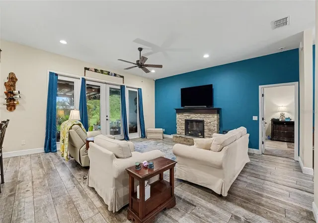 Photo 4 of Sale Pending at 5231 Joe King Rd, Plant City, FL 33567 | MLS# TB8544167 | Listing updated on 2026-09-14
