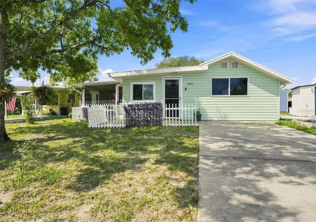 Photo 1 of Manufactured home for sale at 9483 Gray Fox Dr, Weeki Wachee, FL 34613 | MLS# W7889081 | Listing updated on 2026-09-11