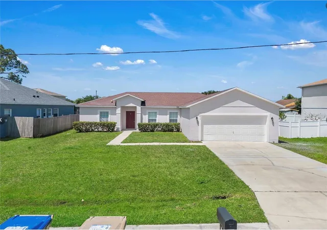 Photo 1 of Single family home for sale at 611 Elbridge Dr, Kissimmee, FL 34758 | MLS# O6437985 | Listing updated on 2026-09-15