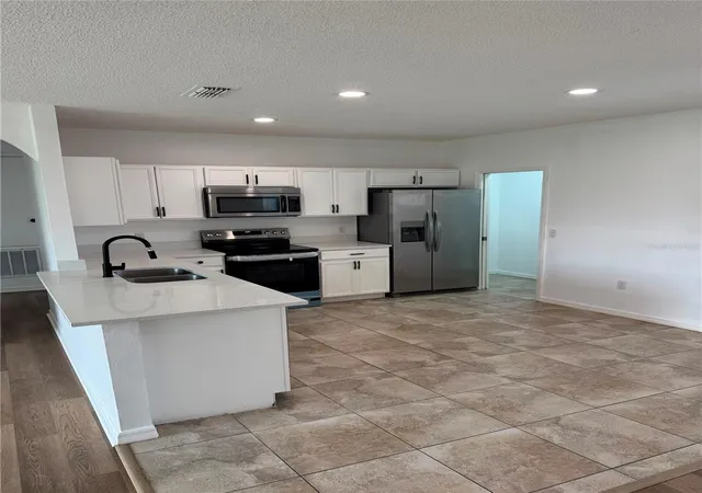 Photo 3 of Single family home for sale at 611 Elbridge Dr, Kissimmee, FL 34758 | MLS# O6437985 | Listing updated on 2026-09-15