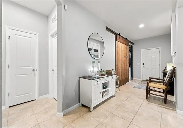 Photo 4 of Single family home for sale at 8662 Rindge Rd, Polk City, FL 33868 | MLS# L4964715 | Listing updated on 2026-09-23