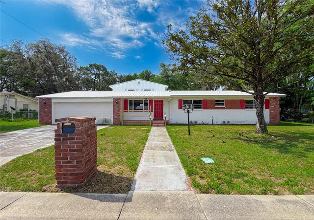 Photo 3 of Sale Pending at 1255 Se 12th Avenue, Gainesville, FL 32641 | MLS# GC543157 | Listing updated on 2026-09-14