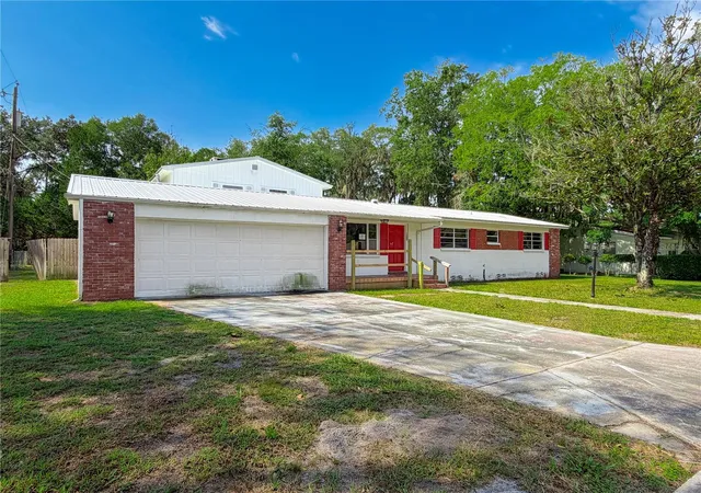 Photo 3 of Sale Pending at 1255 SE 12th Avenue, Gainesville, FL 32641 | MLS# GC543157 | Listing updated on 2026-09-14
