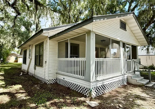 Photo 2 of Single family home for sale at 1010 S Dudley Ave, Bartow, FL 33830 | MLS# L4964719 | Listing updated on 2026-10-09