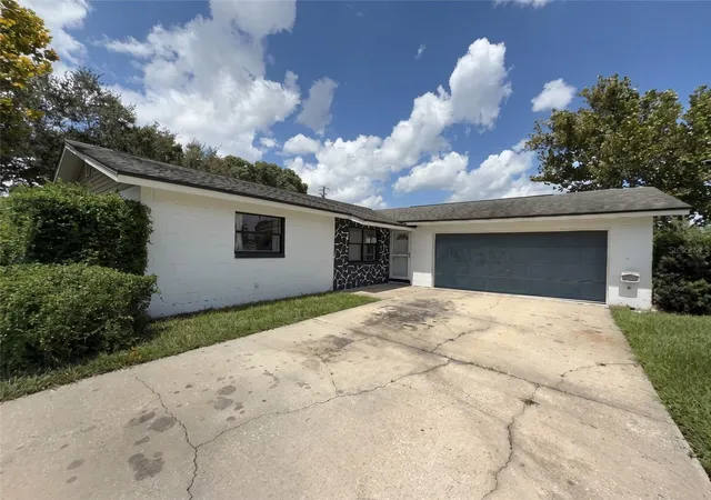 Photo 1 of Sale Pending at 996 Grayson Dr, Orlando, FL 32825 | MLS# O6438096 | Listing updated on 2026-09-10