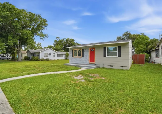 Photo 2 of Single family home for sale at 4535 Emerson Ave S, Saint Petersburg, FL 33711 | MLS# O6438132 | Listing updated on 2026-10-20