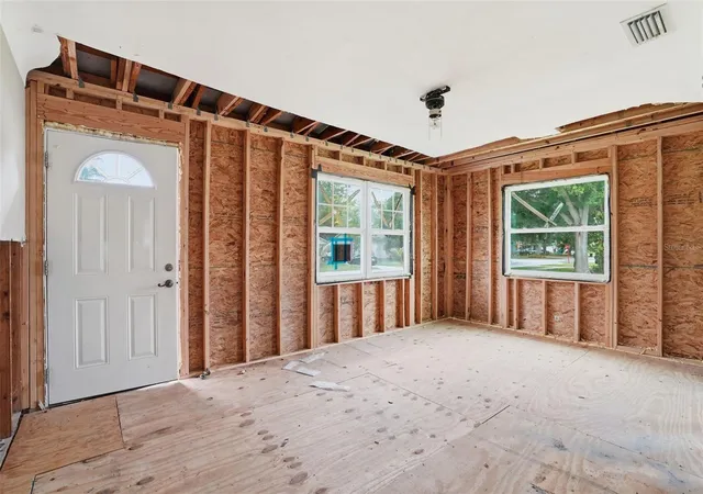 Photo 3 of Single family home for sale at 4535 Emerson Ave S, Saint Petersburg, FL 33711 | MLS# O6438132 | Listing updated on 2026-10-20