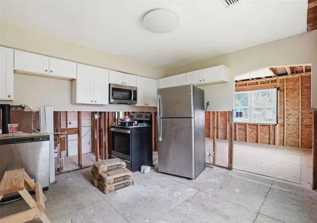 Photo 4 of Single family home for sale at 4535 Emerson Ave S, Saint Petersburg, FL 33711 | MLS# O6438132 | Listing updated on 2026-10-20