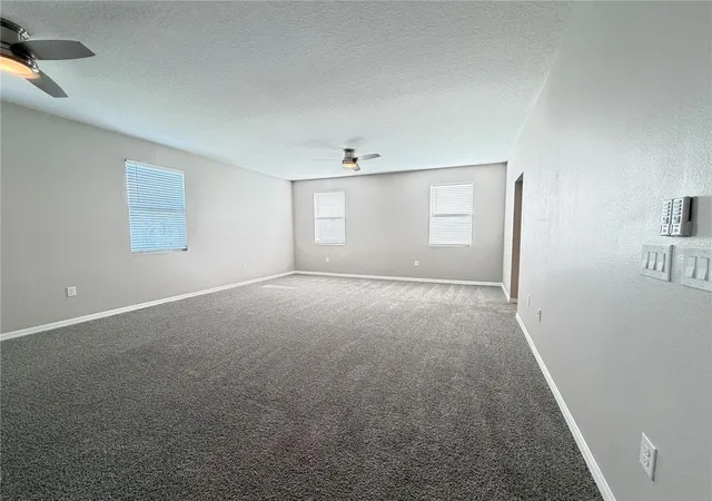 Photo 3 of Single family home for sale at 860 Bay Brg Cir, Apopka, FL 32703 | MLS# O6438147 | Listing updated on 2026-09-15