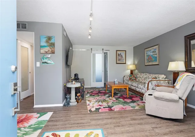 Listing Photo 5 - Condo for sale in building located at 4720 Locust St Ne, ST PETERSBURG, FL 33703 - Unit #219
