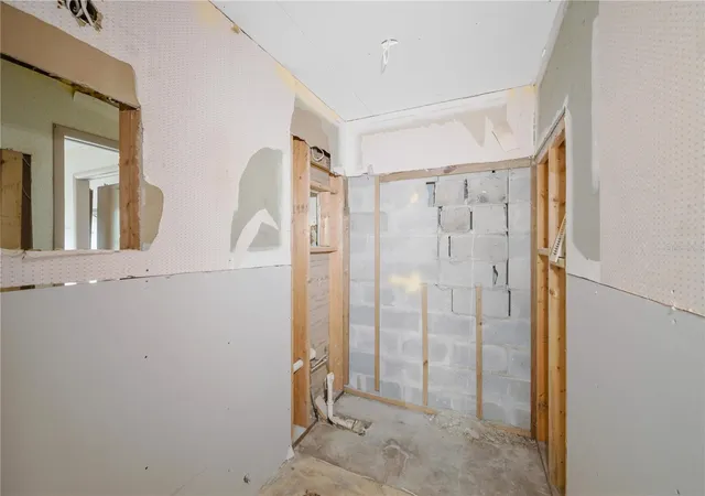 Photo 4 of Single family home for sale at 410 Timber Crk Dr, Brandon, FL 33510 | MLS# TB8544520 | Listing updated on 2026-09-18