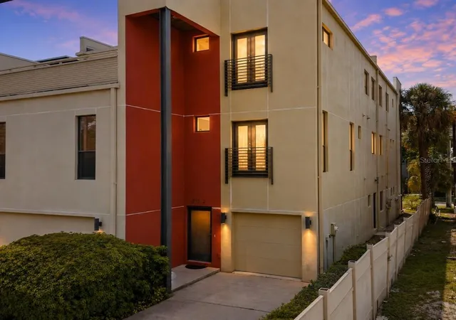 Photo 1 of Townhouse for sale at 212 S Moody Ave #2, Tampa, FL 33609 | MLS# TB8544551 | Listing updated on 2026-10-02