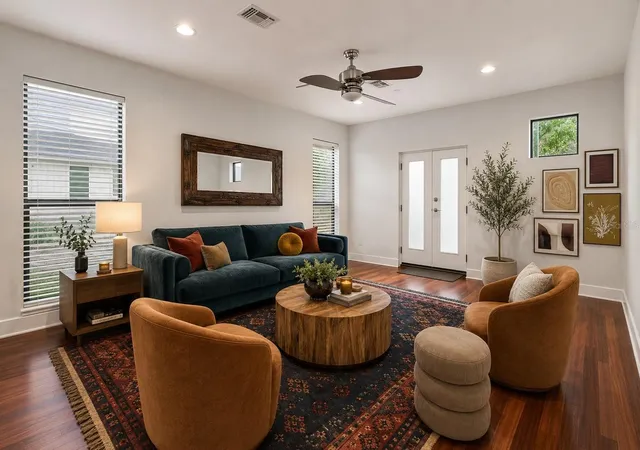 Photo 3 of Townhouse for sale at 212 S Moody Ave #2, Tampa, FL 33609 | MLS# TB8544551 | Listing updated on 2026-10-02