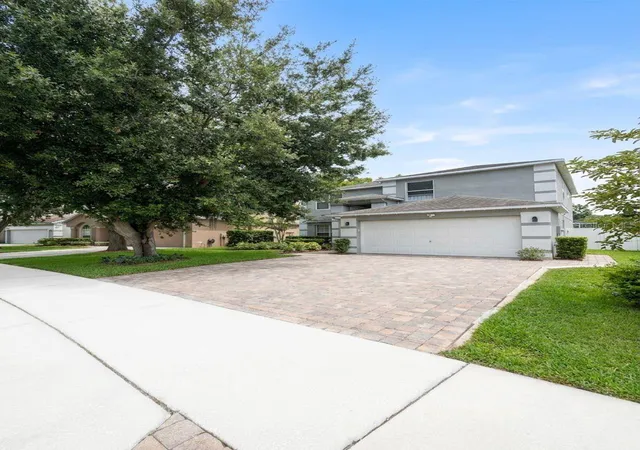 Photo 1 of Single family home for sale at 389 Lakepark Trl, Oviedo, FL 32765 | MLS# S5156756 | Listing updated on 2026-10-03