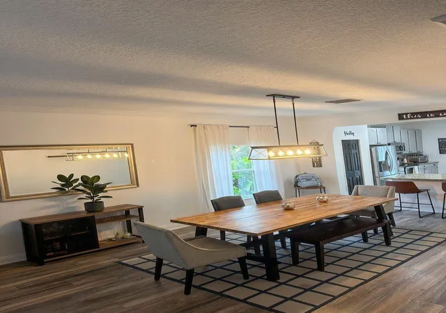 Photo 4 of Single family home for sale at 389 Lakepark Trl, Oviedo, FL 32765 | MLS# S5156756 | Listing updated on 2026-10-03