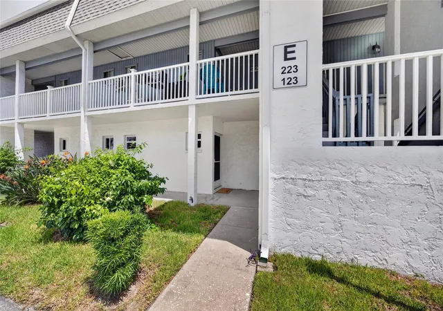 Photo 3 of Condo for sale at 22375 Edgewater Dr #124, Punta Gorda, FL 33980 | MLS# C7530242 | Listing updated on 2026-09-11